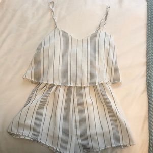 Tobi size small romper